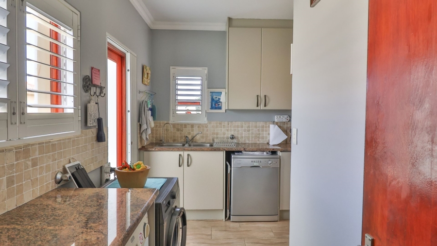 3 Bedroom Property for Sale in Sandbaai Western Cape